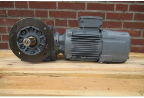 213 RPM 1,1 KW Asmaat 30 mm Brake. Unused